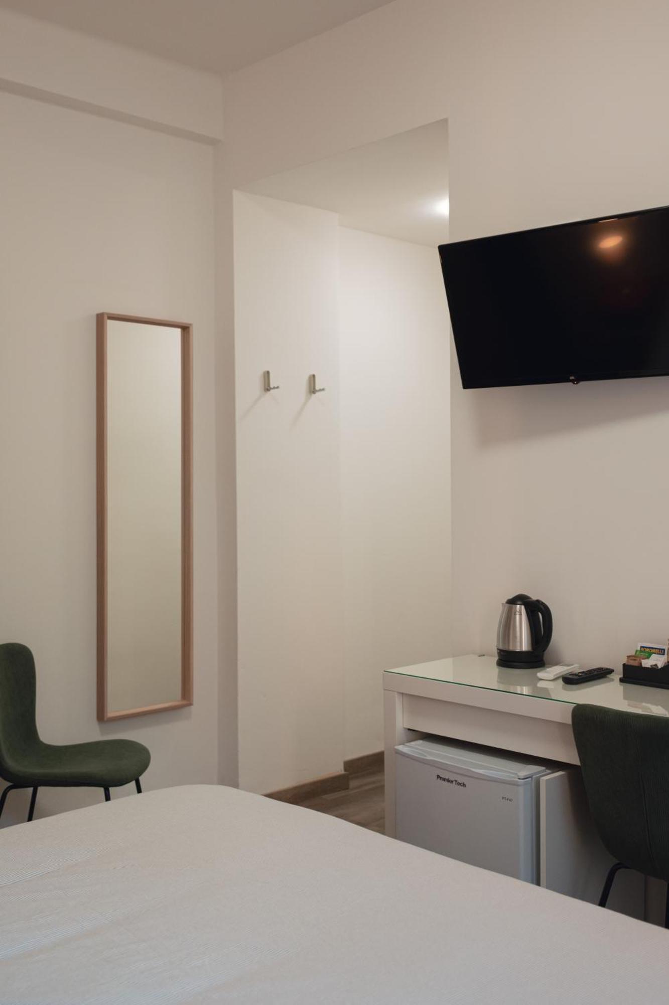 Vikos Lodge Bologna Phòng bức ảnh