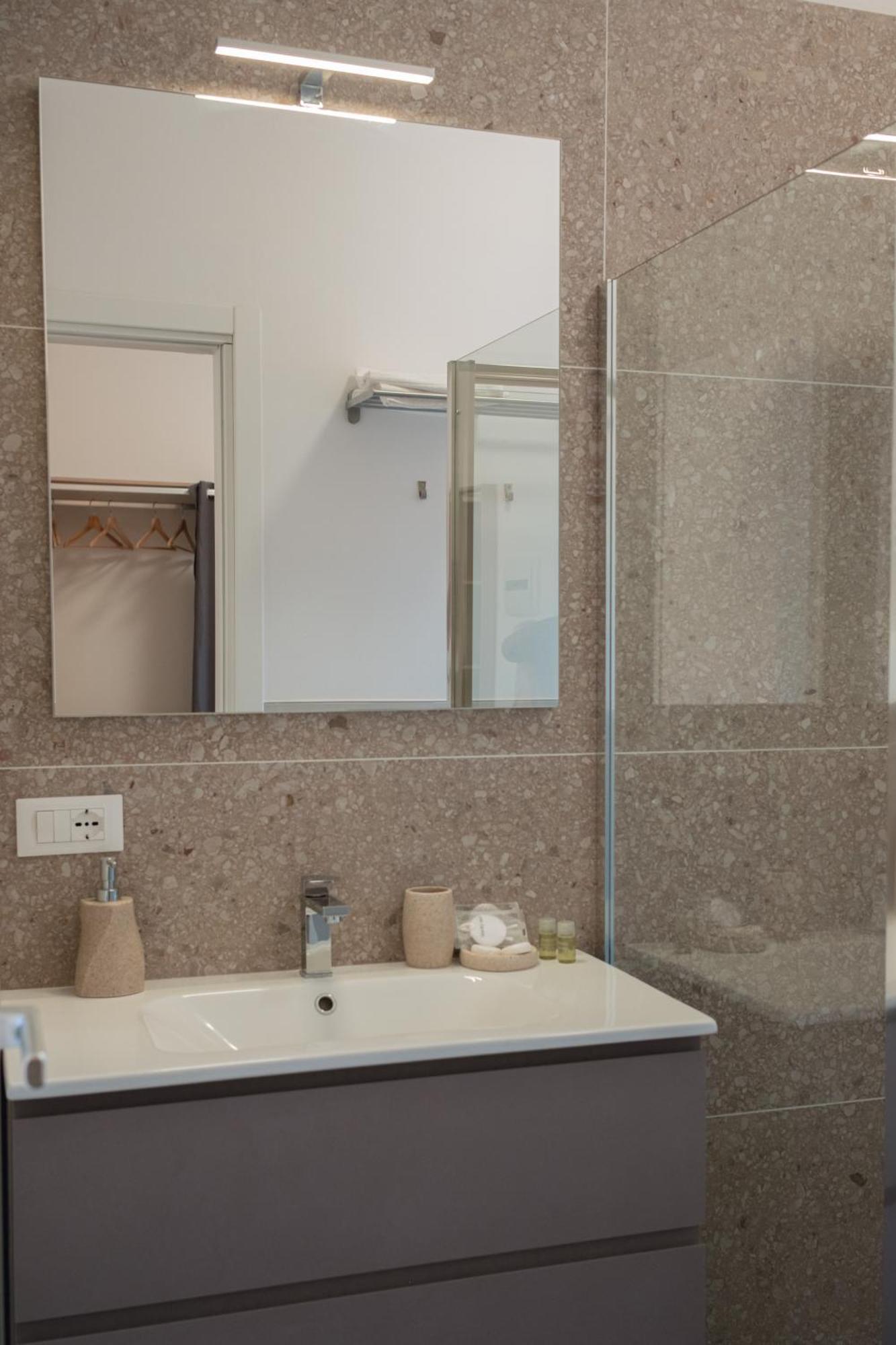 Vikos Lodge Bologna Ngoại thất bức ảnh